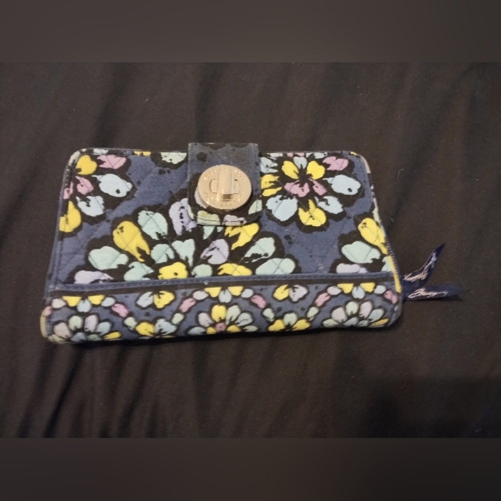 Vera Bradley Indigo Pop Turnlock Wallet Colorful Blue Floral Secure Lock